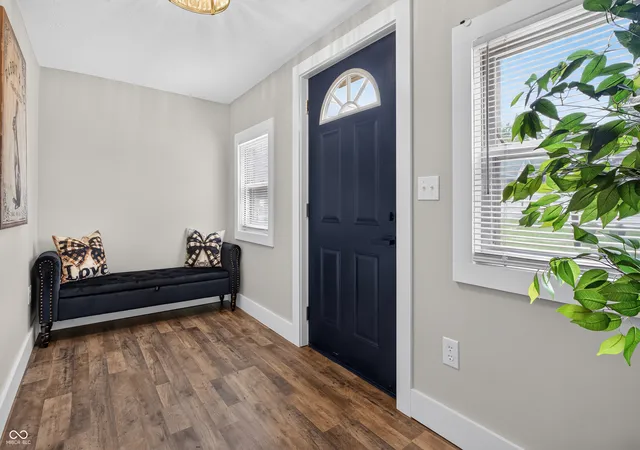 Photo 4 of Single family home for sale at 1516 Chestnut St, Columbus, IN 47201 | MLS# 22119054 | Listing updated on 2026-09-11