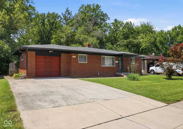 Photo 1 of Sale Pending at 4342 Shady Ln, Indianapolis, IN 46226 | MLS# 22119058 | Listing updated on 2026-09-15