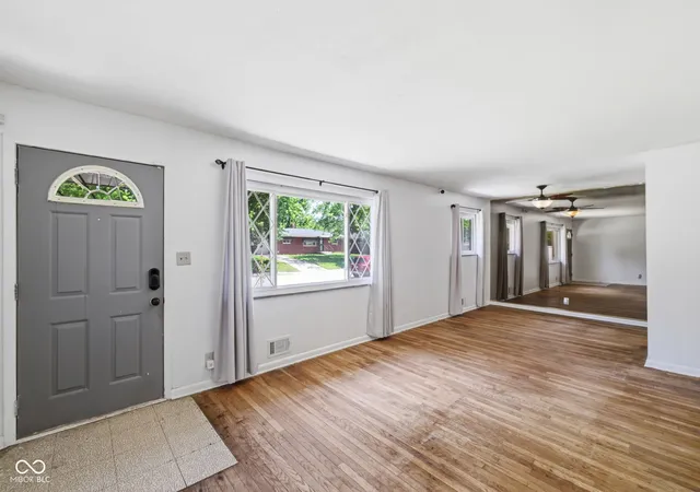 Photo 3 of Sale Pending at 4342 Shady Ln, Indianapolis, IN 46226 | MLS# 22119058 | Listing updated on 2026-09-15