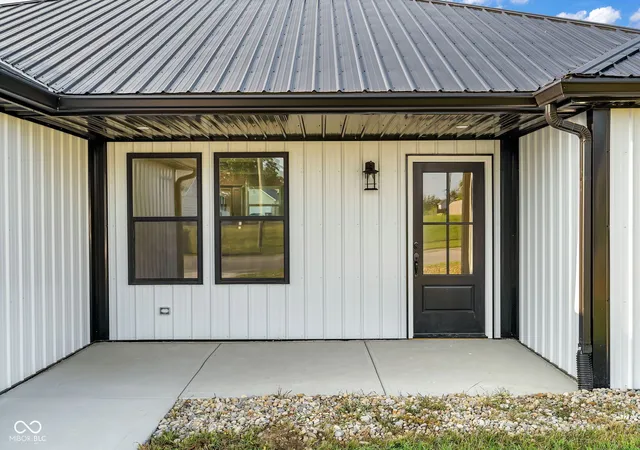 Photo 4 of Single family home for sale at 404 E College St, Bainbridge, IN 46105 | MLS# 22119111 | Listing updated on 2026-10-01