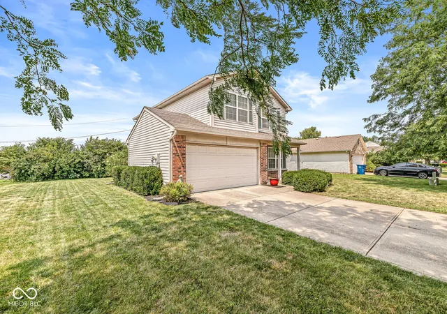 Photo 3 of Single family home for sale at 964 Millbrook Dr, Avon, IN 46123 | MLS# 22119204 | Listing updated on 2026-09-11