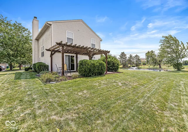 Photo 3 of Single family home for sale at 964 Millbrook Dr, Avon, IN 46123 | MLS# 22119204 | Listing updated on 2026-09-25