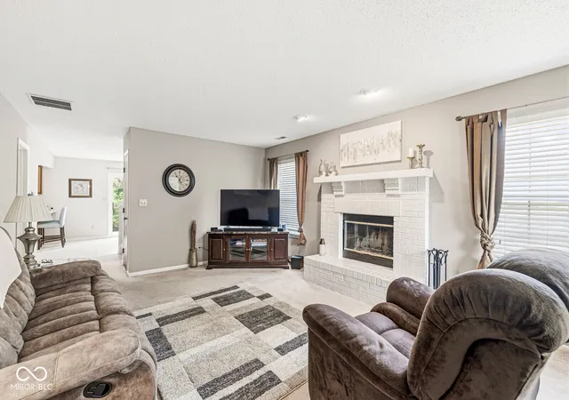 Photo 4 of Single family home for sale at 964 Millbrook Dr, Avon, IN 46123 | MLS# 22119204 | Listing updated on 2026-09-25