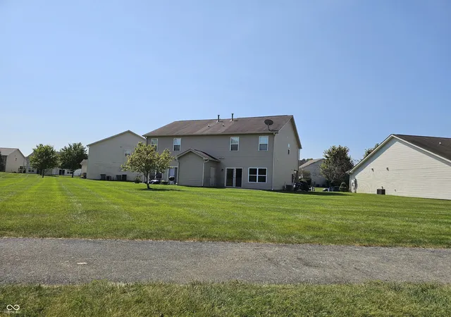 Photo 2 of Townhouse for sale at 10292 Golden Dr, Noblesville, IN 46060 | MLS# 22119324 | Listing updated on 2026-09-14
