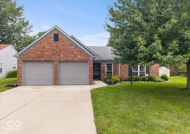 Photo 1 of Single family home for sale at 11546 Jamestown Dr W, Fishers, IN 46038 | MLS# 22119416 | Listing updated on 2026-09-30