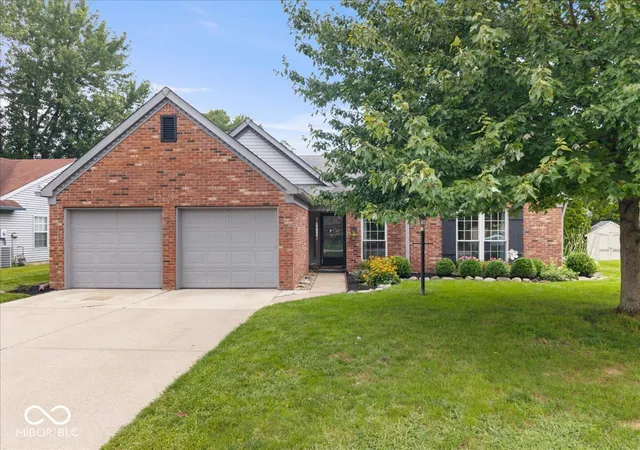 Photo 2 of Single family home for sale at 11546 Jamestown Dr W, Fishers, IN 46038 | MLS# 22119416 | Listing updated on 2026-09-30