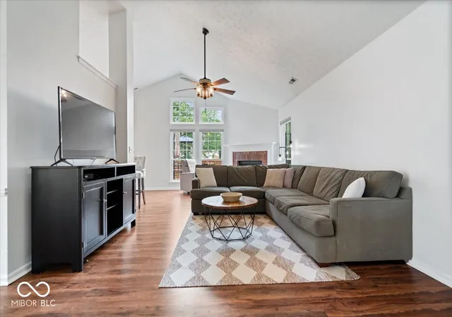 Photo 4 of Single family home for sale at 11546 Jamestown Dr W, Fishers, IN 46038 | MLS# 22119416 | Listing updated on 2026-09-30