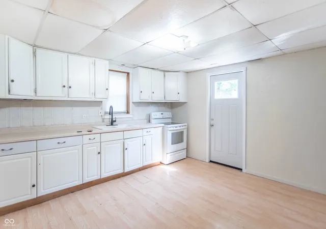 Photo 4 of Single family home for sale at 938 S Dupont Pl, West Terre Haute, IN 47885 | MLS# 22119456 | Listing updated on 2026-09-23