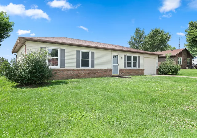 Photo 2 of Single family home for sale at 8824 N Miami Ridge Rd, Columbus, IN 47201 | MLS# 22119466 | Listing updated on 2026-09-11