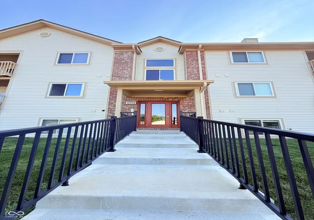Condo for sale at 12515 Timber Crk Dr #2, Carmel, IN 46032 | MLS# 22119474