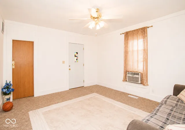 Photo 3 of Single family home for sale at 1432 Sycamore St, Columbus, IN 47201 | MLS# 22119631 | Listing updated on 2026-09-10