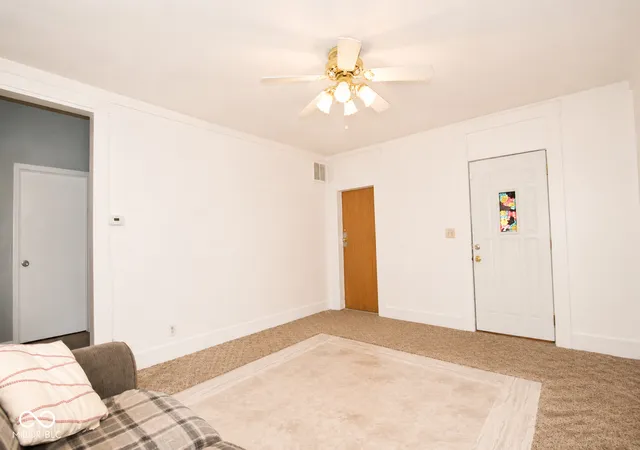 Photo 4 of Single family home for sale at 1432 Sycamore St, Columbus, IN 47201 | MLS# 22119631 | Listing updated on 2026-09-10