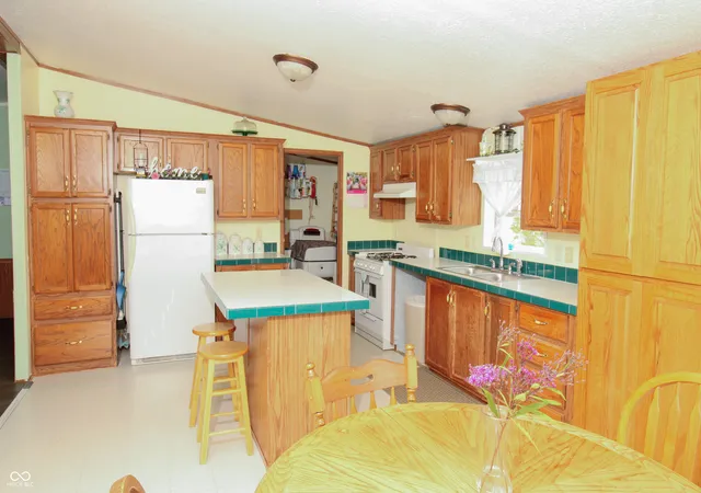 Photo 4 of Manufactured home for sale at 6875 E County Rd 1100 N, Butlerville, IN 47223 | MLS# 22119677 | Listing updated on 2026-10-09