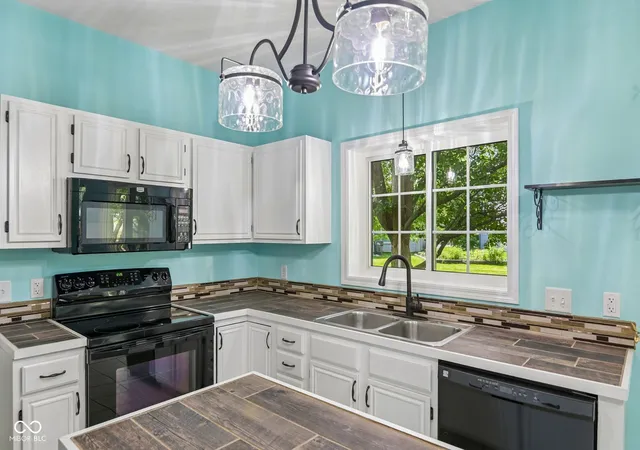 Photo 3 of Single family home for sale at 8535 Mcnutt Cir, Indianapolis, IN 46256 | MLS# 22119761 | Listing updated on 2026-10-05
