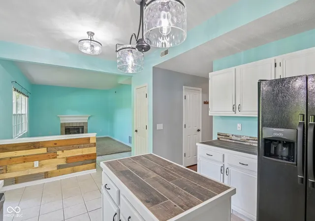 Photo 4 of Single family home for sale at 8535 Mcnutt Cir, Indianapolis, IN 46256 | MLS# 22119761 | Listing updated on 2026-10-14