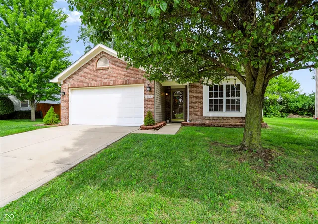 Photo 3 of Single family home for sale at 659 Sonoma Ln, Greenfield, IN 46140 | MLS# 22119821 | Listing updated on 2026-09-26