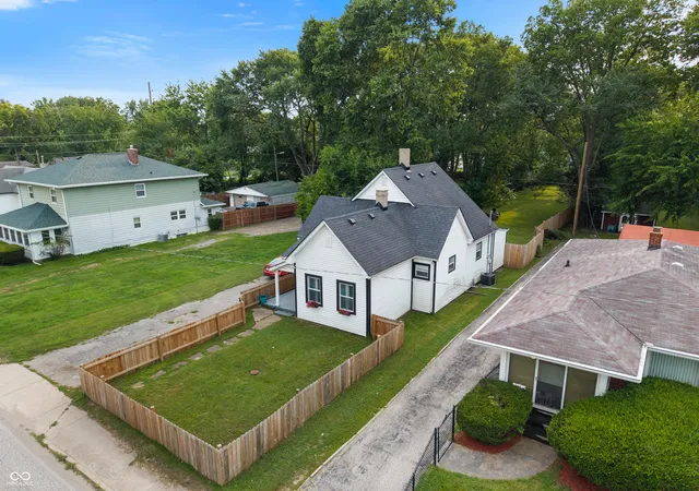 Photo 3 of Single family home for sale at 1220 N Concord St, Indianapolis, IN 46222 | MLS# 22119830 | Listing updated on 2026-10-07