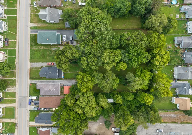 Photo 3 of Single family home for sale at 1220 N Concord St, Indianapolis, IN 46222 | MLS# 22119830 | Listing updated on 2026-10-07