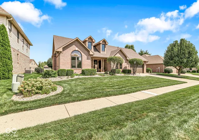 Photo 3 of Sale Pending at 1626 Belfield St, Indianapolis, IN 46217 | MLS# 22119904 | Listing updated on 2026-09-15