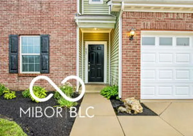Photo 2 of Single family home for sale at 867 Ogala Dr, Westfield, IN 46074 | MLS# 22119906 | Listing updated on 2026-09-30