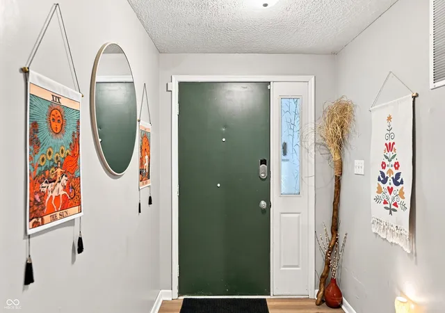 Photo 3 of Single family home for sale at 4115 Hollow Crk Dr, Indianapolis, IN 46268 | MLS# 22119917 | Listing updated on 2026-09-10