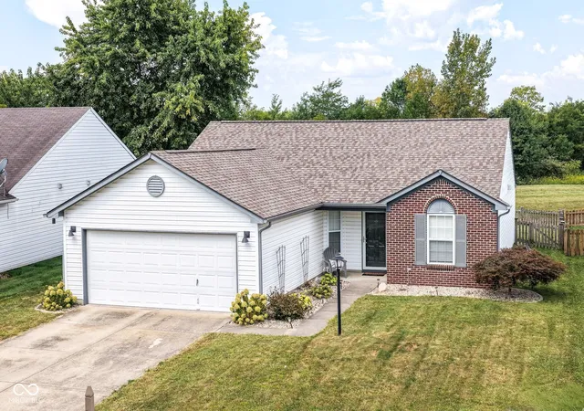 Photo 1 of Single family home for sale at 15517 Outside Trl, Noblesville, IN 46060 | MLS# 22120040 | Listing updated on 2026-09-26