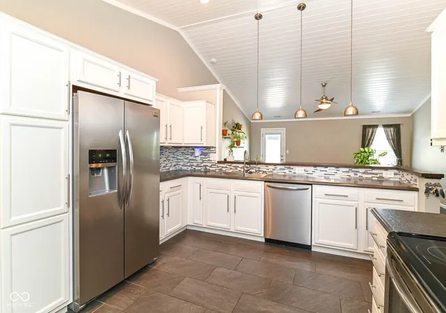 Photo 2 of Single family home for sale at 15517 Outside Trl, Noblesville, IN 46060 | MLS# 22120040 | Listing updated on 2026-09-26