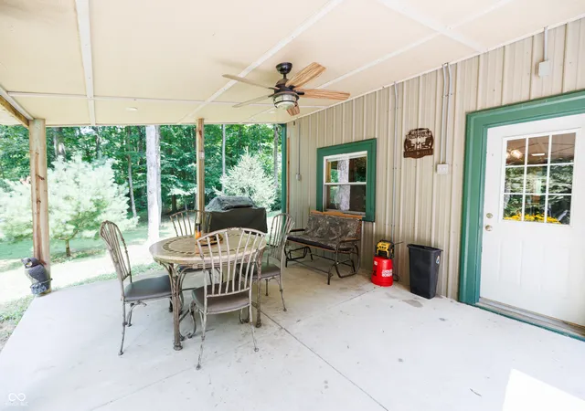 Photo 2 of Single family home for sale at 1405 Lakeside Dr, Spencer, IN 47460 | MLS# 22120076 | Listing updated on 2026-09-15