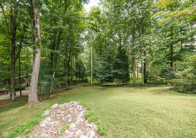 Photo 4 of Single family home for sale at 1405 Lakeside Dr, Spencer, IN 47460 | MLS# 22120076 | Listing updated on 2026-09-15