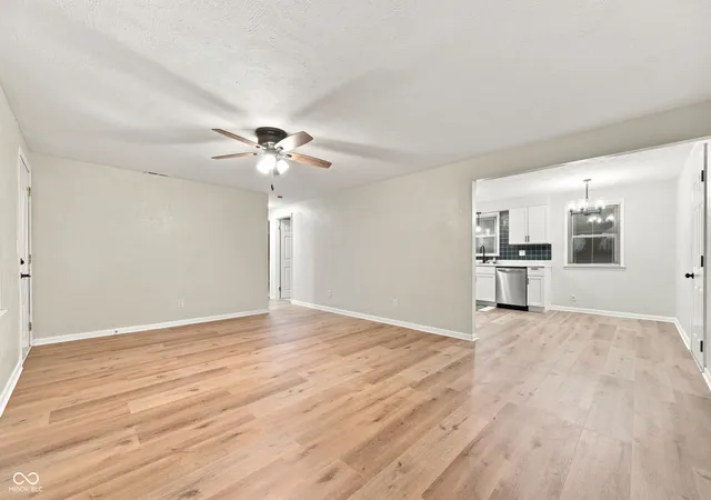 Photo 4 of Single family home for sale at 101 Cottonwood Dr, Anderson, IN 46012 | MLS# 22120083 | Listing updated on 2026-09-22