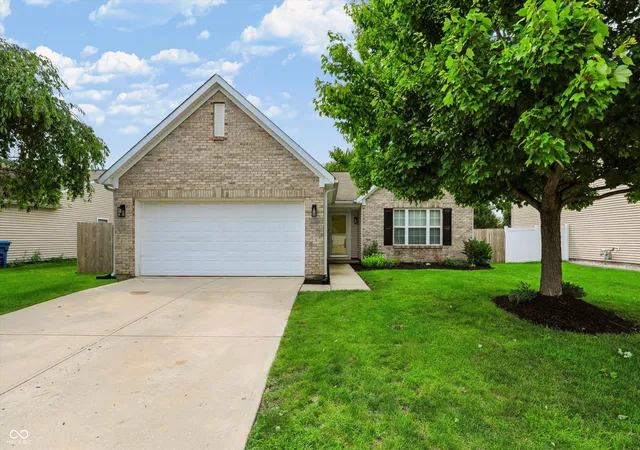 Photo 2 of Sale Pending at 1180 Dahlgren Ln, Cicero, IN 46034 | MLS# 22120211 | Listing updated on 2026-09-30