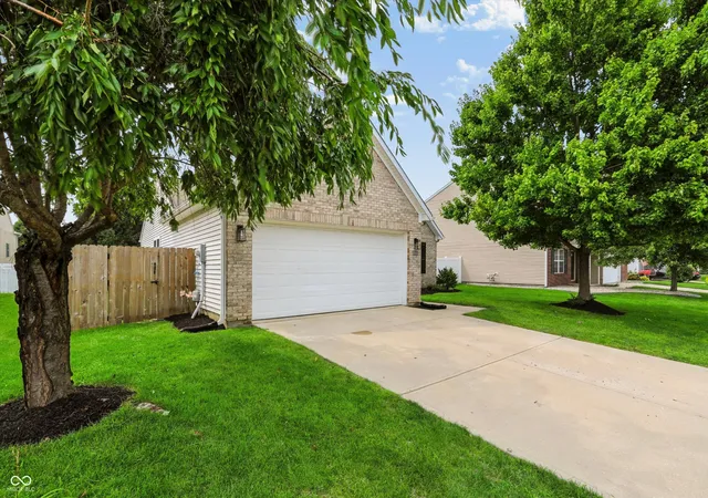 Photo 3 of Sale Pending at 1180 Dahlgren Ln, Cicero, IN 46034 | MLS# 22120211 | Listing updated on 2026-09-30