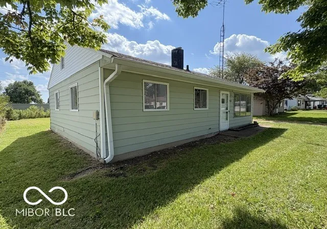 Photo 3 of Single family home for sale at 611 E Linda Layne, Muncie, IN 47303 | MLS# 22120236 | Listing updated on 2026-09-11