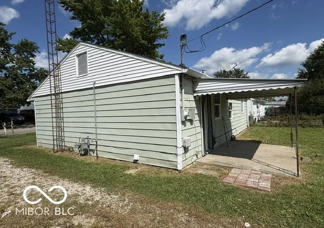 Photo 3 of Single family home for sale at 611 E Linda Layne, Muncie, IN 47303 | MLS# 22120236 | Listing updated on 2026-10-01