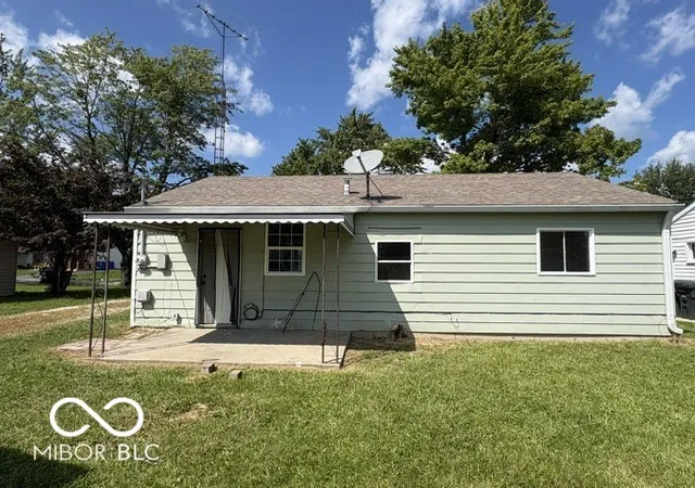 Photo 4 of Single family home for sale at 611 E Linda Layne, Muncie, IN 47303 | MLS# 22120236 | Listing updated on 2026-10-01