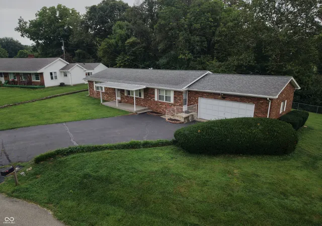 Photo 2 of Single family home for sale at 707 N Davidson St, Greensburg, IN 47240 | MLS# 22120433 | Listing updated on 2026-09-28