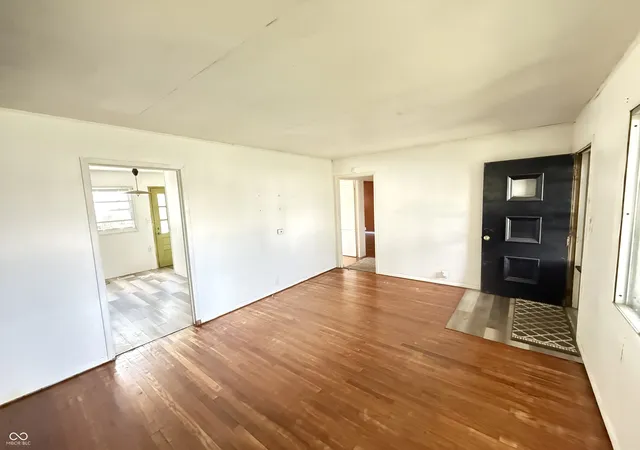 Photo 3 of Single family home for sale at 135 W South B St, Gas City, IN 46933 | MLS# 22120474 | Listing updated on 2026-09-25