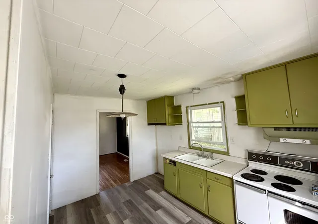 Photo 4 of Single family home for sale at 135 W South B St, Gas City, IN 46933 | MLS# 22120474 | Listing updated on 2026-09-25