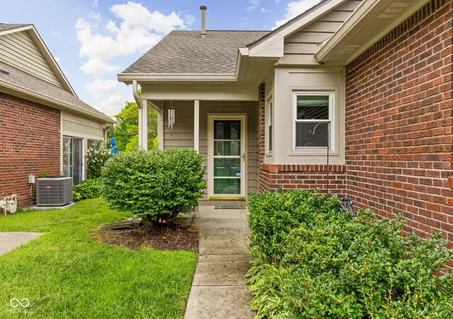 Photo 3 of Single family home for sale at 6935 Steinmeier Dr W, Indianapolis, IN 46220 | MLS# 22120505 | Listing updated on 2026-09-30