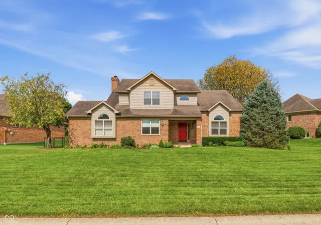 Photo 1 of Single family home for sale at 911 Silver Valley Dr, Greenwood, IN 46142 | MLS# 22120528 | Listing updated on 2026-10-02