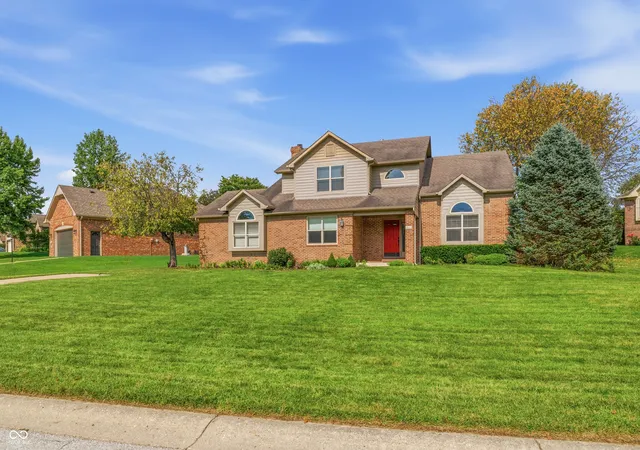 Photo 2 of Single family home for sale at 911 Silver Valley Dr, Greenwood, IN 46142 | MLS# 22120528 | Listing updated on 2026-10-02