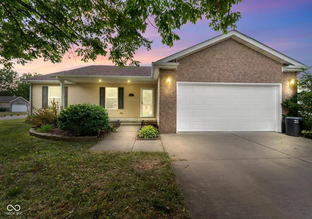 Photo 1 of Single family home for sale at 802 Allendale Dr, Seymour, IN 47274 | MLS# 22120530 | Listing updated on 2026-09-14