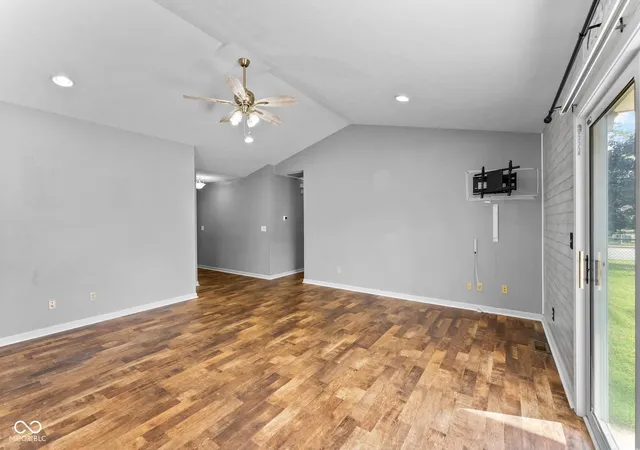 Photo 3 of Single family home for sale at 802 Allendale Dr, Seymour, IN 47274 | MLS# 22120530 | Listing updated on 2026-09-14