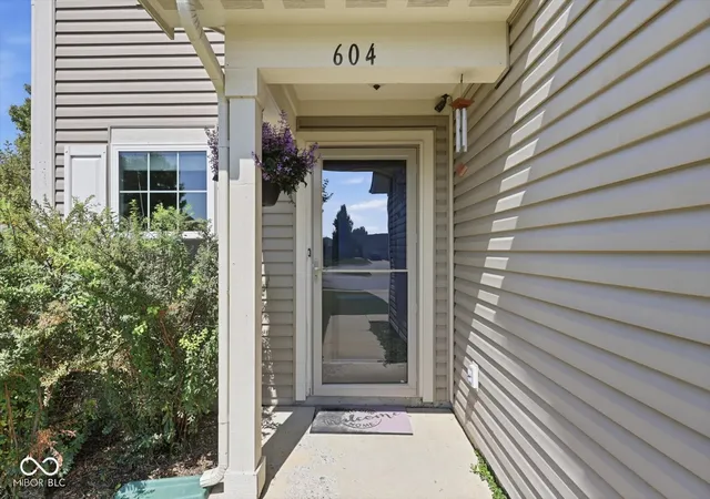 Photo 3 of Sale Pending at 604 Reed Ct, Greenfield, IN 46140 | MLS# 22120570 | Listing updated on 2026-09-12