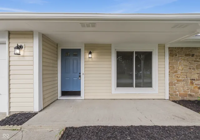 Photo 4 of Sale Pending at 3242 Cherry Lake Rd, Indianapolis, IN 46235 | MLS# 22120592 | Listing updated on 2026-09-30