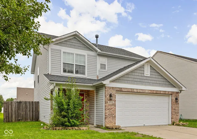 Photo 3 of Single family home for sale at 9708 Gibbon Ln, Avon, IN 46123 | MLS# 22120635 | Listing updated on 2026-09-11