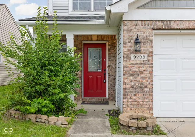 Photo 3 of Single family home for sale at 9708 Gibbon Ln, Avon, IN 46123 | MLS# 22120635 | Listing updated on 2026-09-11