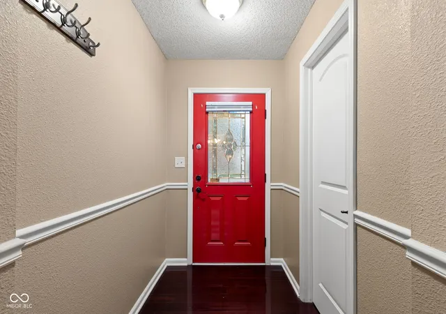 Photo 4 of Single family home for sale at 9708 Gibbon Ln, Avon, IN 46123 | MLS# 22120635 | Listing updated on 2026-09-11