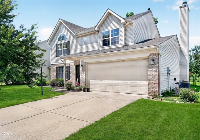 Photo 4 of Sale Pending at 14486 Dublin Dr, Carmel, IN 46033 | MLS# 22120644 | Listing updated on 2026-09-24