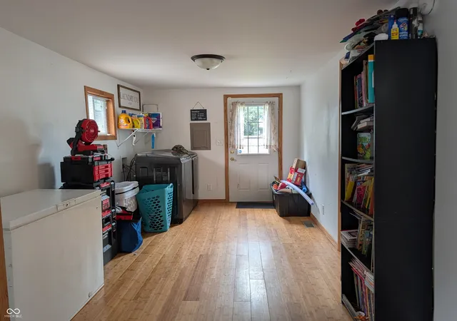 Photo 4 of Single family home for sale at 232 Pence St, Columbus, IN 47201 | MLS# 22120700 | Listing updated on 2026-10-01